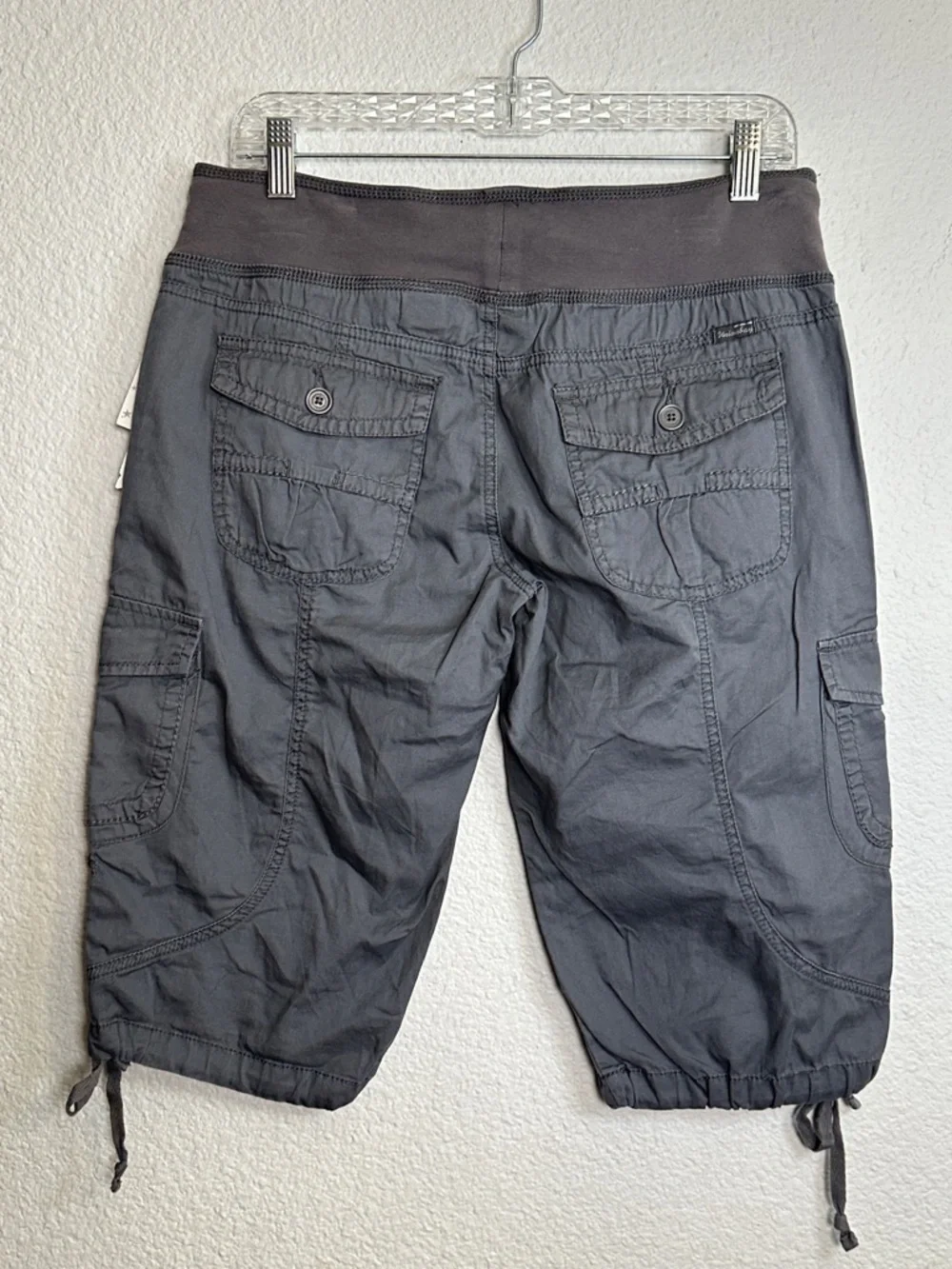 NEW Unionbay Gray Cargo Capri Pants Pull On Drawstring Juniors Size 7 Y2K - Picture 2 of 12